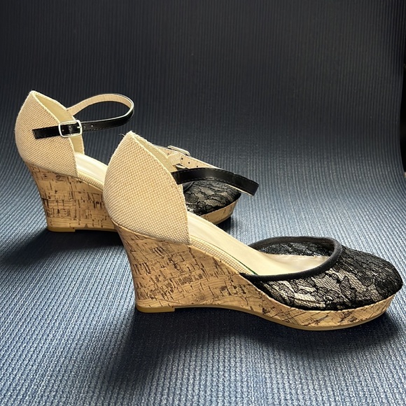 Apt. 9 Black Lace Closed Toe Platform Espadrille Wedge Sandals | EUC Size 8.5 - Picture 5 of 14